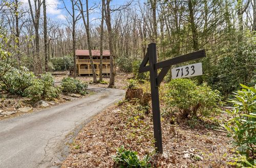 7133 Valley View Dr, Newland, NC, 28657-7348 | Card Image