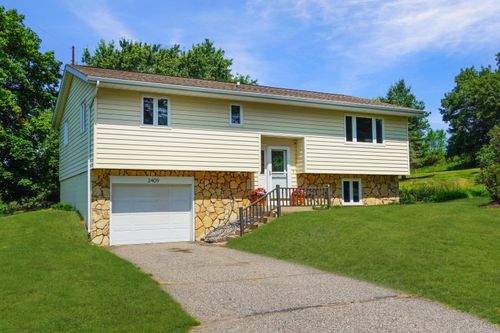 2409 Franklin St, Onalaska, WI, 54650-9052 | Card Image