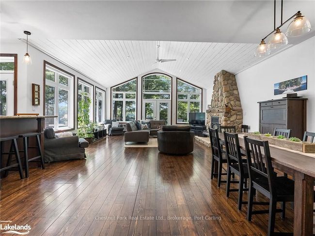 Bright and spacious main living areas | Image 14