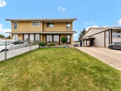 219 Ross Glen Dr Se, Home with 3 bedrooms, 1 bathrooms and 1 parking in Medicine Hat AB | Image 1