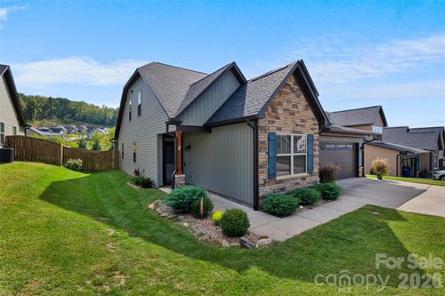 190 Water Leaf Dr, Weaverville, NC, 28787-0585 | Card Image