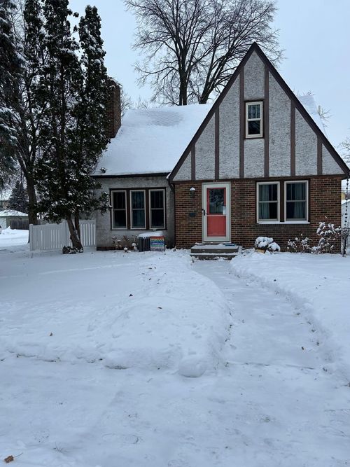 881 Clear Ave, Saint Paul, MN, 55106-1820 | Card Image