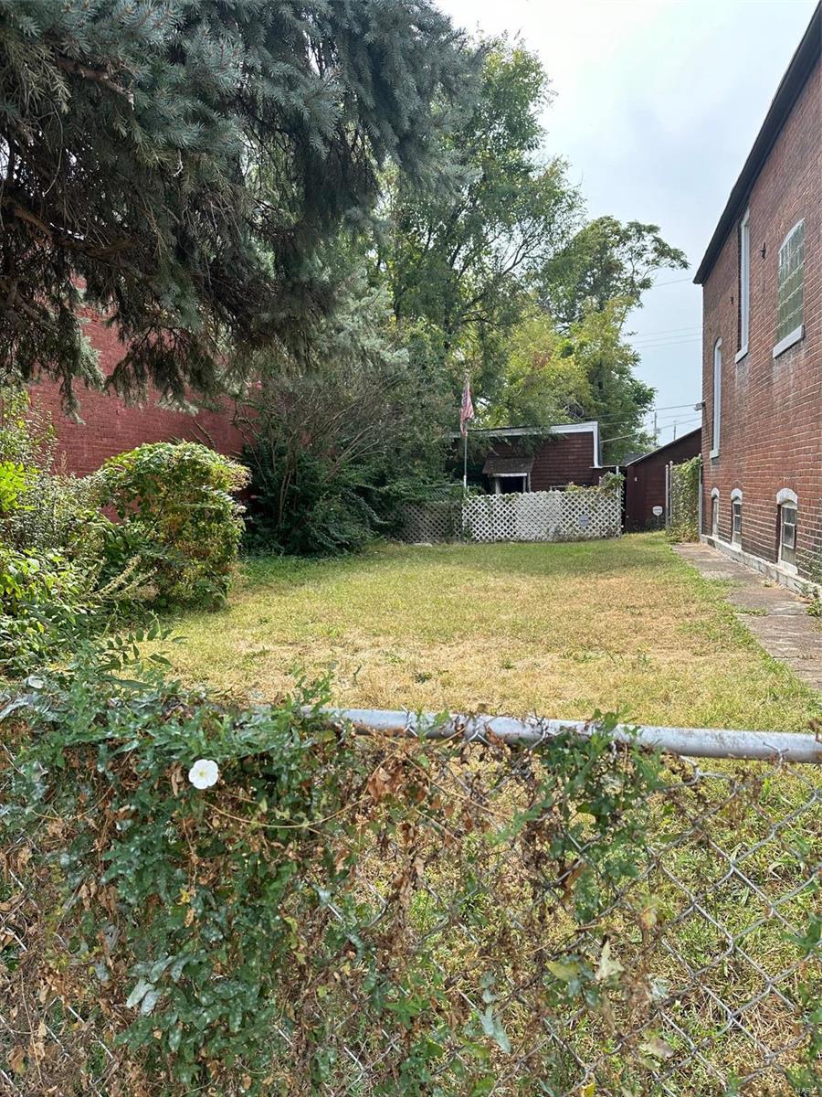 Swan Ave, Saint Louis, MO 63110