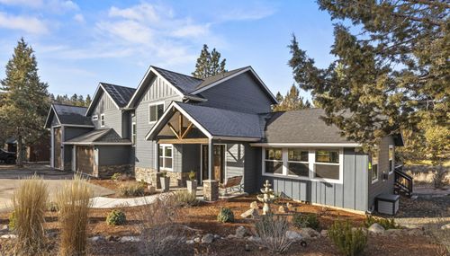 9536 Kestrel Rd, Klamath Falls, OR, 97601-8671 | Card Image