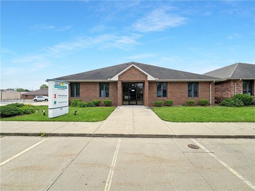 801 Broadway Ave, Mattoon, IL, 61938-4211 | Card Image