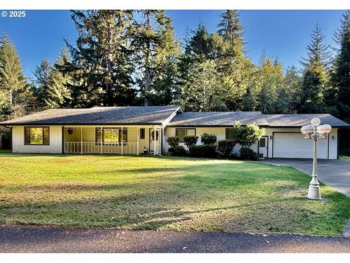84226 Clear Lake Rd, Florence, OR, 97439-8412 | Card Image