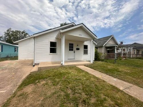 1004 Willard St, Washington Court House, OH, 43160-2153 | Card Image