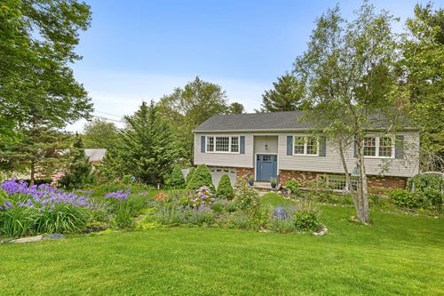 4 Armstrong St, Cortlandt Mnr, NY, 10567-1453 | Card Image