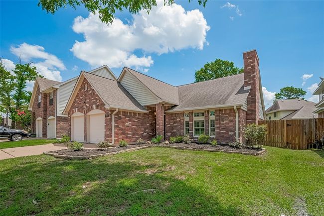 5814 N Magazine Cir, House other with 3 bedrooms, 2 bathrooms and 2 parking in Houston TX | Image 5
