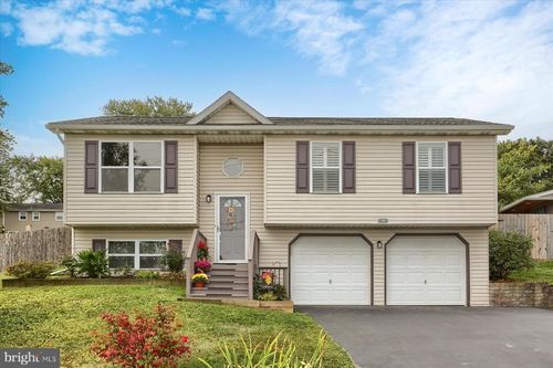 110 Northcrest Dr, YORK HAVEN, PA, 17370-9272 | Card Image