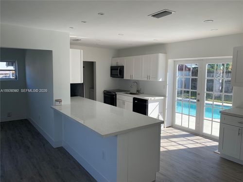 6060 Ne 6th Ter, Oakland Park, FL, 33334-3500 | Card Image