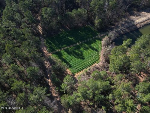 2015 Forest Rd, Hazlehurst, MS, 39083-6006 | Card Image