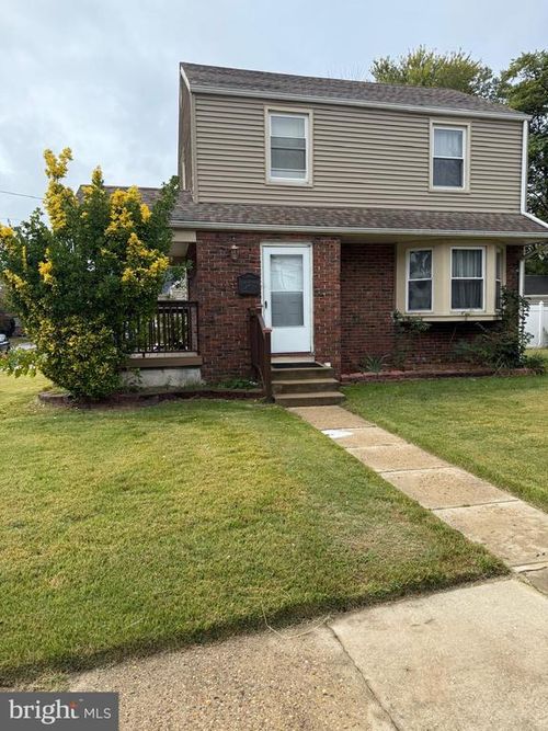 6501 Roosevelt Ave, PENNSAUKEN, NJ, 08109-1409 | Card Image