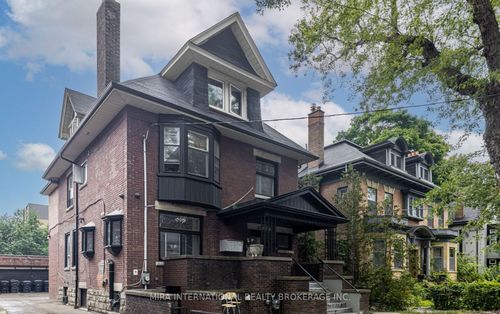 b3-11 Laxton Ave, Toronto, ON, M6K1K8 | Card Image