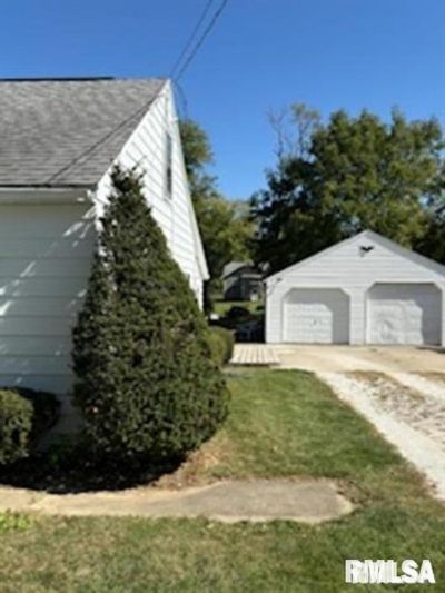 214 Albert Street, House other with 3 bedrooms, 1 bathrooms and null parking in Washington IL | Image 2