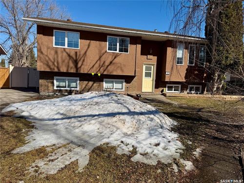 135 Memorial Drive, Spiritwood, SK, S0J2M0 | Card Image