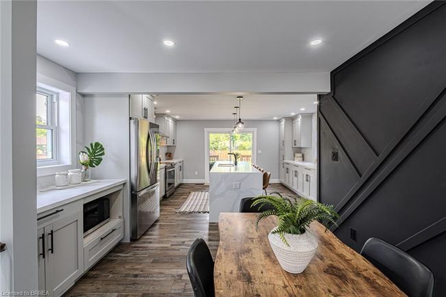 112 Wood St, House other with 5 bedrooms, 2 bathrooms and 4 parking in Brantford ON | Image 9