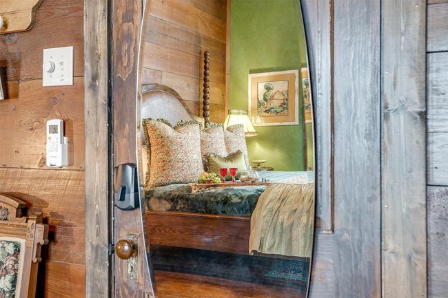 Keaton's Lodge entrance. Nice mirror, warmly decorated | Image 24