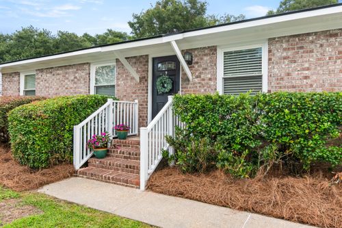 1547 Seacroft Rd, Charleston, SC, 29412-8125 | Card Image