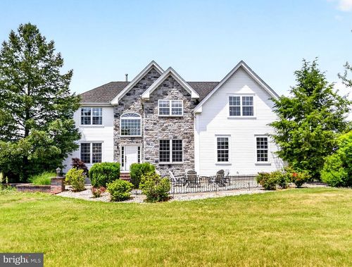 32 Ferris Wheel Dr, Lambertville, NJ, 08530-3438 | Card Image