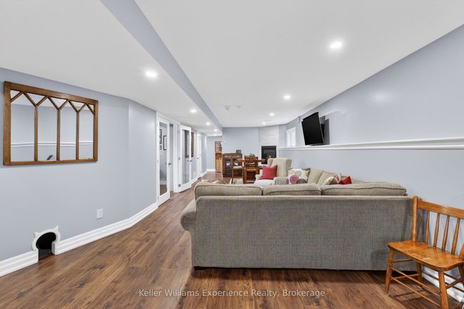 32 Pinecone Ave, House other with 5 bedrooms, 3 bathrooms and 6 parking in Tiny ON | Image 19