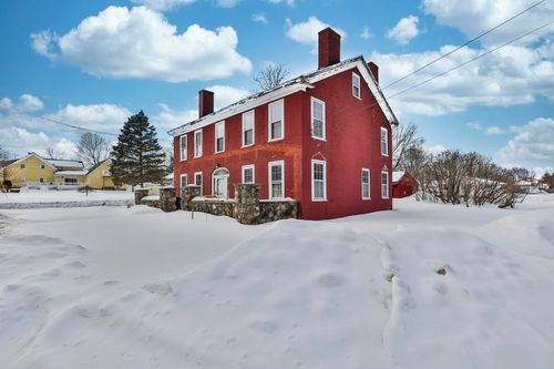 32 Main St, Plaistow, NH, 03865-3004 | Card Image