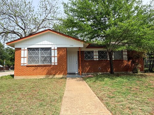 1701 Warren Ln, Fort Worth, TX, 76112-4235 | Card Image