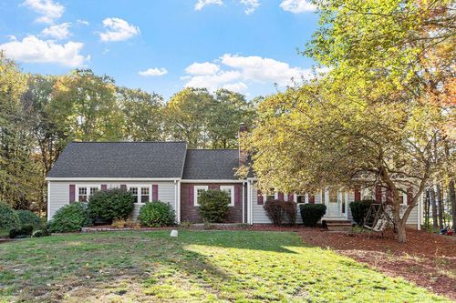 24 Alyssa Dr, Derry, NH, 03038-4605 | Card Image