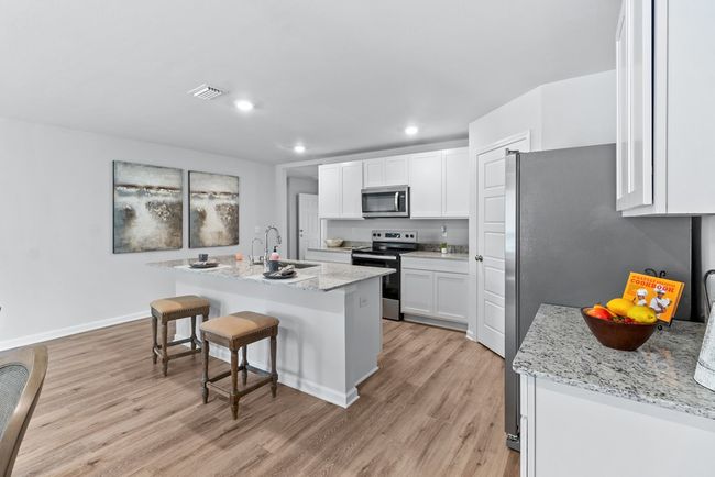1569 Beverly Ln, House other with 4 bedrooms, 2 bathrooms and 2 parking in Hahira GA | Image 4