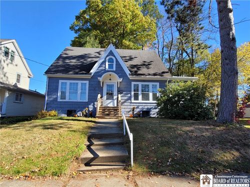 32 Meadow Ln, Jamestown, NY, 14701-2815 | Card Image