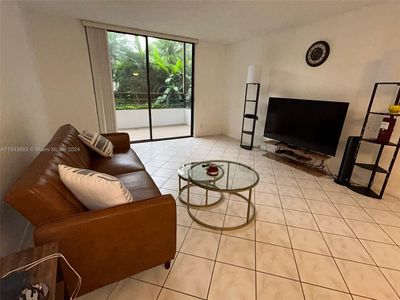 118 - 600 Three Islands Blvd, Condo with 1 bedrooms, 1 bathrooms and null parking in Hallandale Beach FL | Image 2