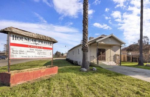 260 N Los Angeles St, Tulare, CA, 93274-3516 | Card Image