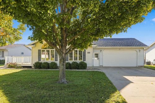 424 Amber Lane, Elk Run Heights, IA, 50707 | Card Image