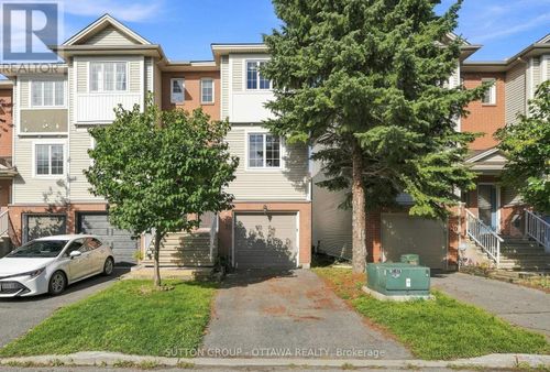 22 Manhattan Crescent, Ottawa, ON, K2C4B4 | Card Image