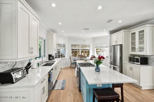 251 Oceanforest Dr N, Atlantic Beach, FL, 32233-5960 | Card Image