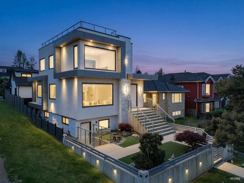 2796 E 4th Avenue, Vancouver, BC, V5M1K6 | Card Image