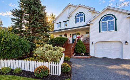 10 Blanchard Cres, Bedford, NS, B4A4C5 | Card Image