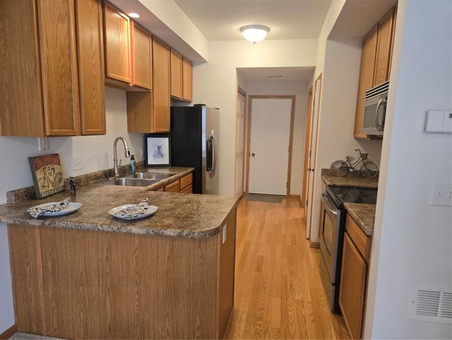 APT-5 - 2200 Hart Ave, Condo with 2 bedrooms, 3 bathrooms and null parking in Des Moines IA | Image 6