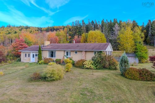 7587 E Bay Highway, Big Pond Centre, NS, B1J1Y8 | Card Image