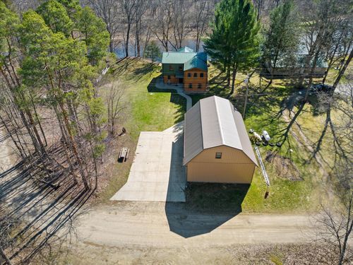 7952 Main St, Newaygo, MI, 49337-8290 | Card Image