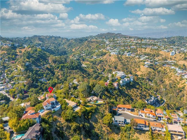 8280 Grand View Dr, House other with 3 bedrooms, 4 bathrooms and 2 parking in LOS ANGELES CA | Image 60