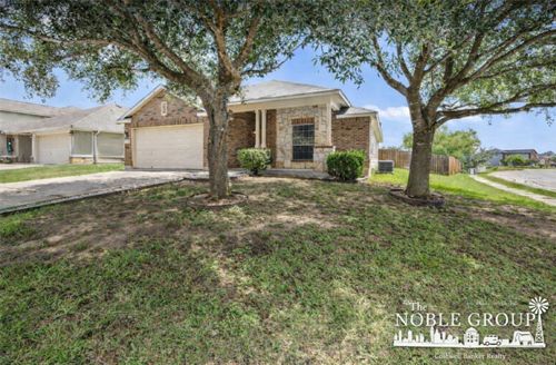 417 Bandara Woods Blvd, Elgin, TX, 78621-5897 | Card Image