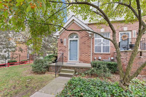 1800 Campau Farms Cir, Detroit, MI, 48207-5164 | Card Image