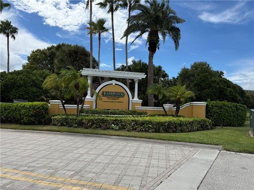 301-5050 Fairways Cir, Vero Beach, FL, 32967-7450 | Card Image