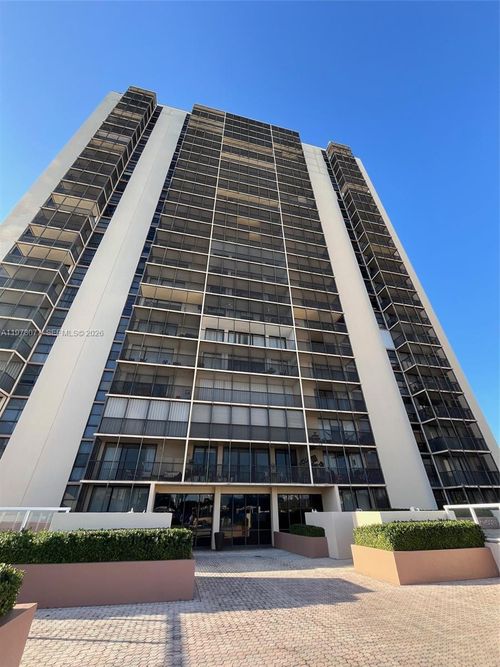 apt-625-20301 W Country Club Dr, Aventura, FL, 33180-1624 | Card Image