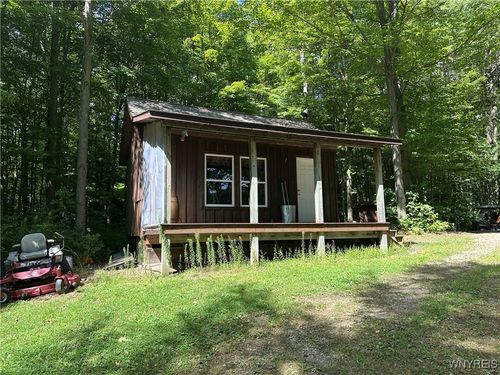 5814 School Rd, Gainesville, NY, 14066 | Card Image