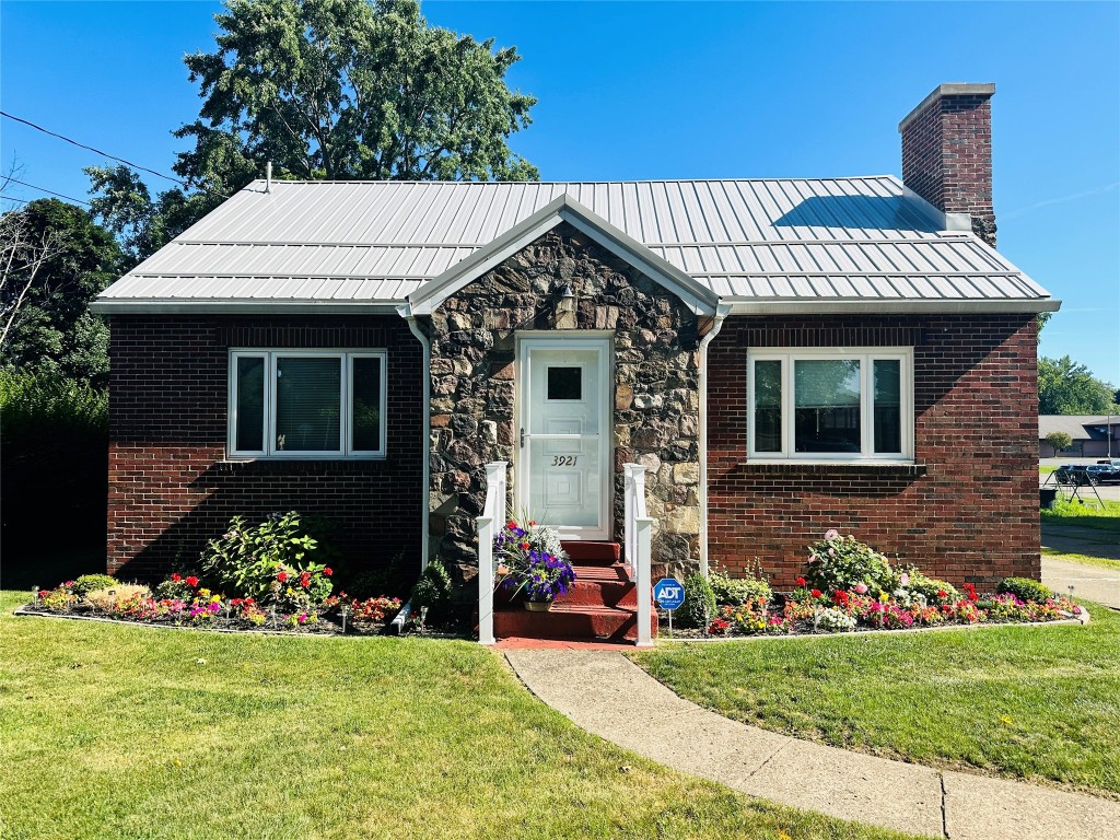 Ridge Rd, Erie, PA 16506