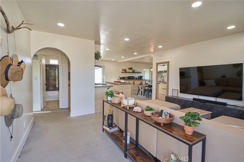 58760 Drexel Rd, Yucca Valley, CA, 92284-4551 | Card Image