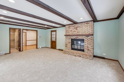 12111 S 68th Ct, Palos Heights, IL, 60463-1605 | Card Image