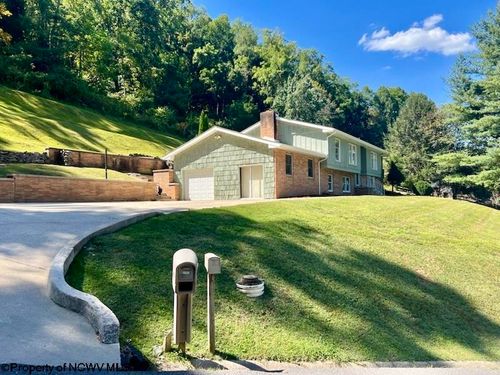 152 Hilltop Dr, Philippi, WV, 26416-1296 | Card Image